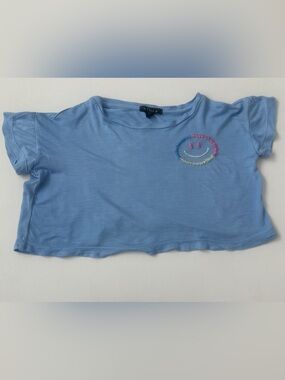 Fbz girl’s Cropped Tee with Rainbow Smile Embroidery.  Size 4T.